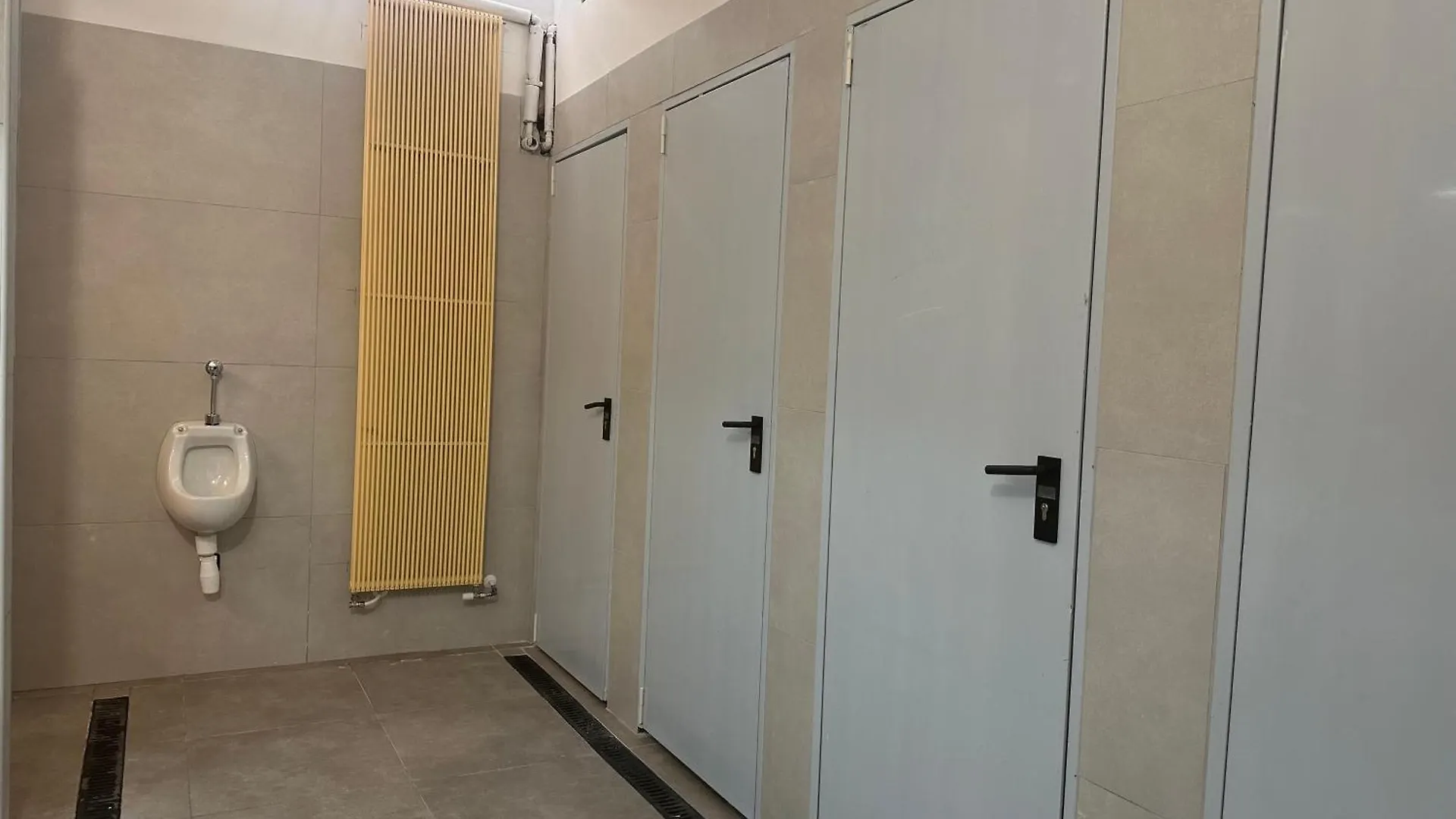 Cconforthotels Host Bari Centrale Хостел